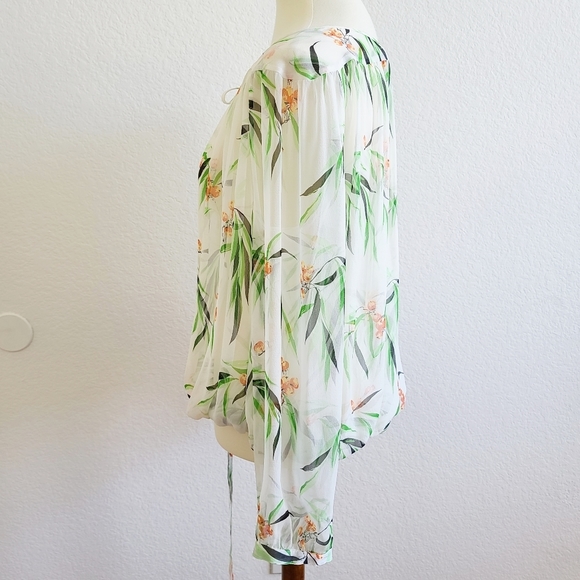 Elizabeth and James Silk Sheer Floral Top Medium - Picture 2 of 4